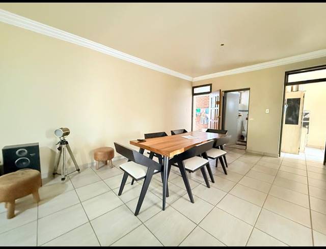 2 BEDROOM APARTMENT FOR SALE IN VANDERBIJLPARK CW 6